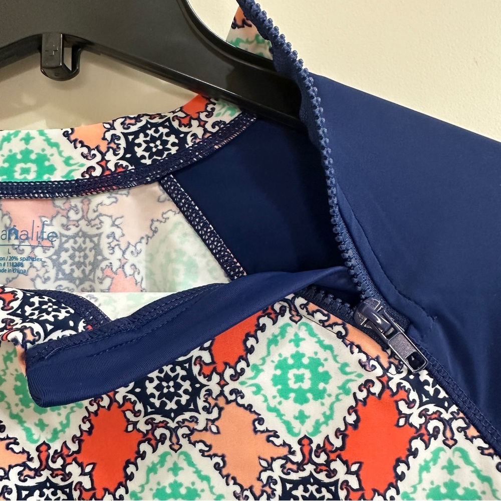NWT Cabana Life Multicolor Patterned Rashguard - Picture 3 of 5